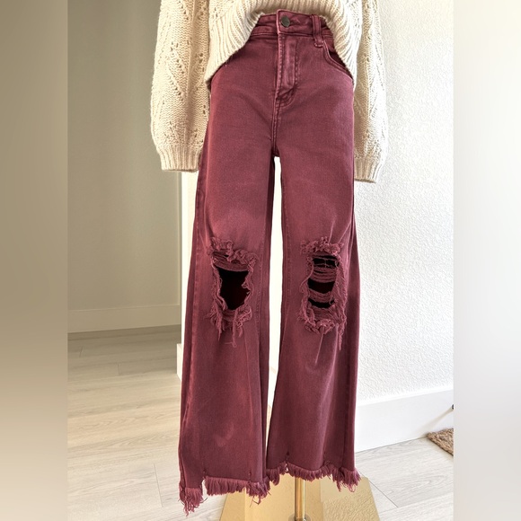 Risen High Rise Knee Distressed Straight Jeans Cranberry Womens Size Small - Picture 1 of 15